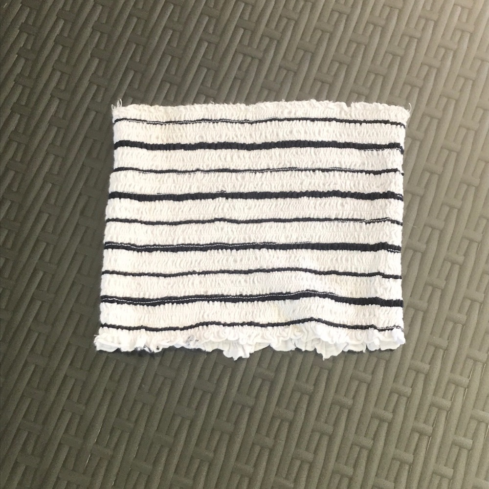 Black and White Striped elastic tube top!